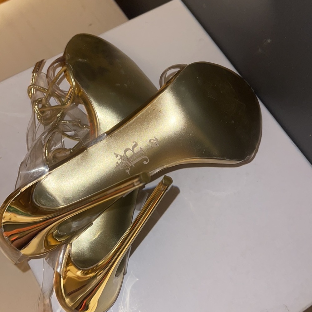 Shoes - Picture 5 of 6
